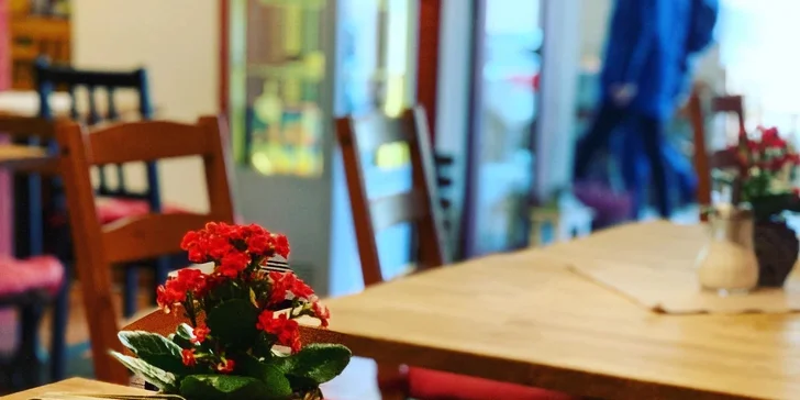 Česká klasika: 750–2000 Kč na cokoliv v restauraci U kanónu u Pražského hradu
