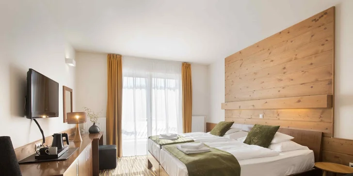 Pobyt v resortu s jízdárnou a rybníky: neomezený wellness, snídaně i sleva na jezdecké lekce