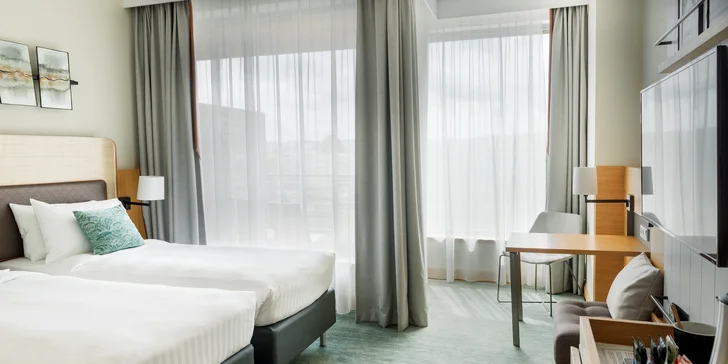 Luxusní hotel sítě Marriott v Sopotech: snídaně či polopenze, wellness, výhled na moře