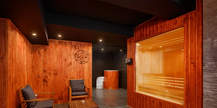 Privátní wellness na 90-120 minut pro 2–4 osoby: káva i láhev Bohemia sektu