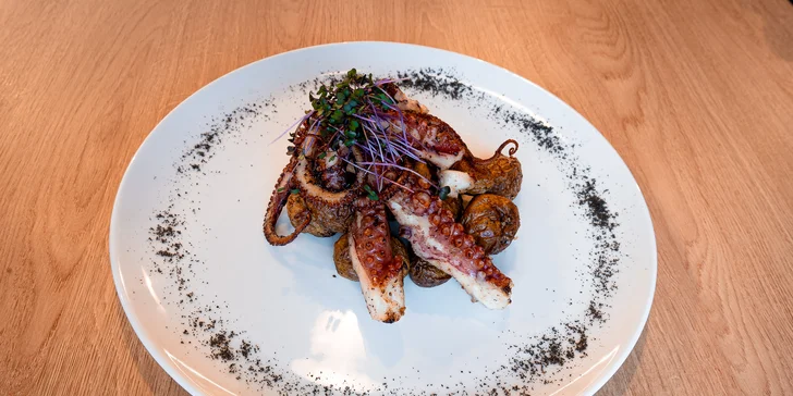 Degustační menu z mořských plodů pro 2 osoby: tygří krevety či chobotnice, tatarák z lososa i polévka