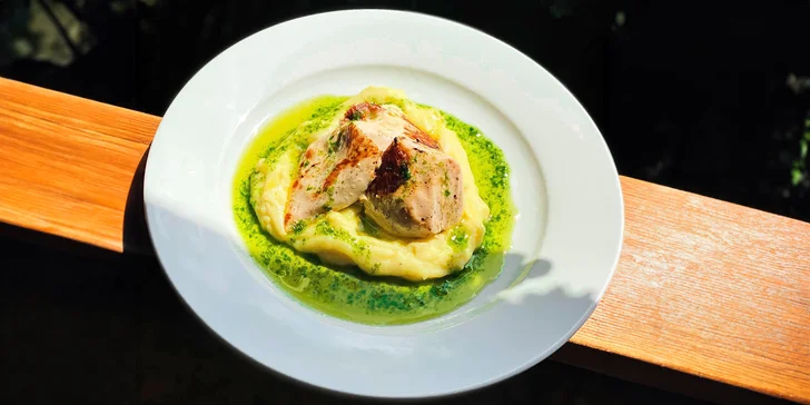 Čtyřchodové menu v Depo Orlová pro dva i s nápoji, které vám doveze vláček