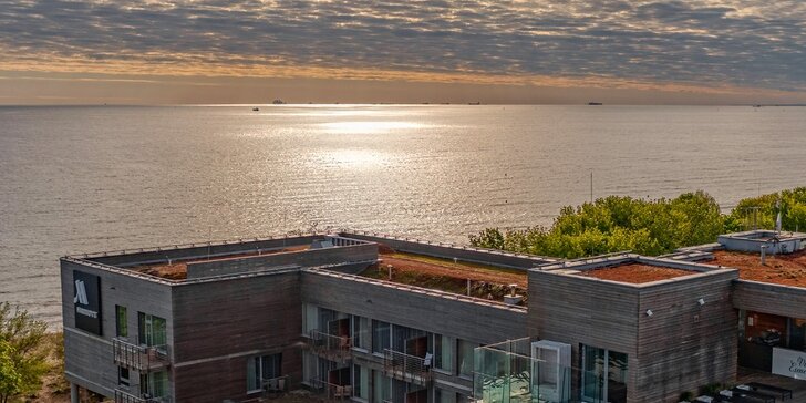 Luxusní hotel sítě Marriott v Sopotech: snídaně či polopenze, wellness, výhled na moře