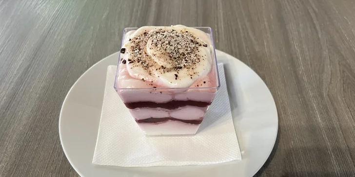 Tříchodové menu v u zámeckého parku: tagliatelle, kuřecí prsa i lívance a nápoj