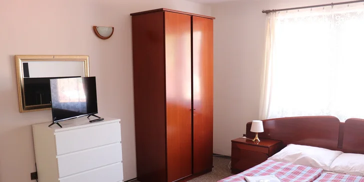 Hotel v Českém středohoří se snídaněmi či polopenzí a saunou