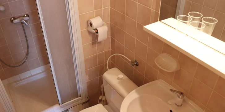 Hotel v Českém středohoří se snídaněmi či polopenzí a saunou