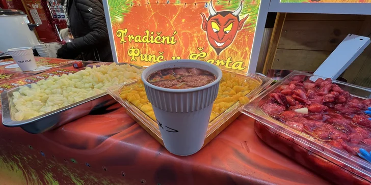 Horký punč pro 1 osobu na Masarykově náměstí s alkoholem dle výběru: Aperol, griotka nebo třeba slivovice