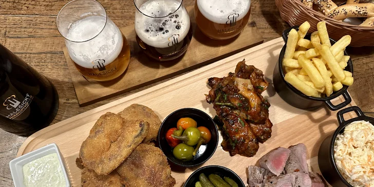 Masové prkno a pivní degustace v Malešickém mikropivovaru pro 2 osoby