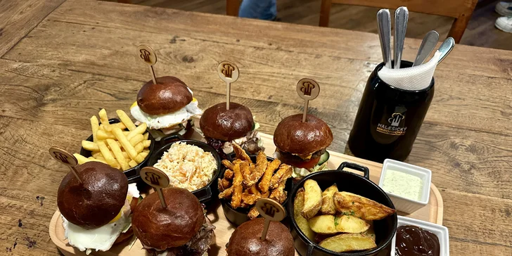 Burgerové menu a pivní degustace v Malešickém mikropivovaru pro 2 osoby