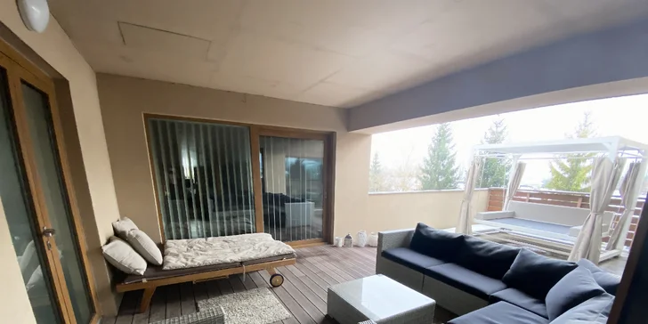 Romantický balíček: privátní vířivka a sauna, voucher na jídlo i degustace piv