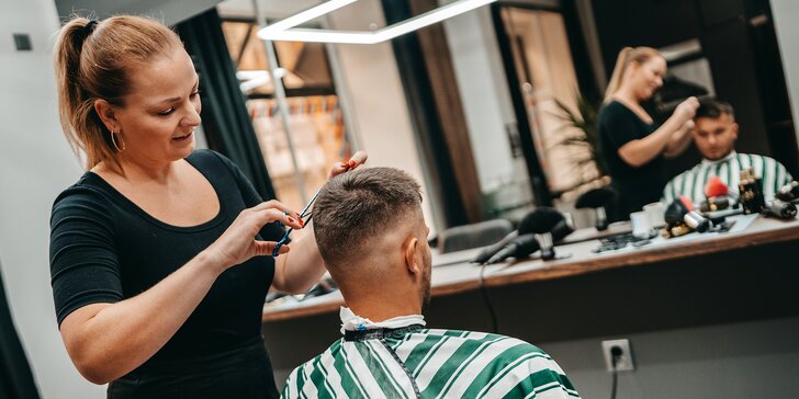 Barber střih vlasů v centru Hradce Králové: fade nebo skin fade
