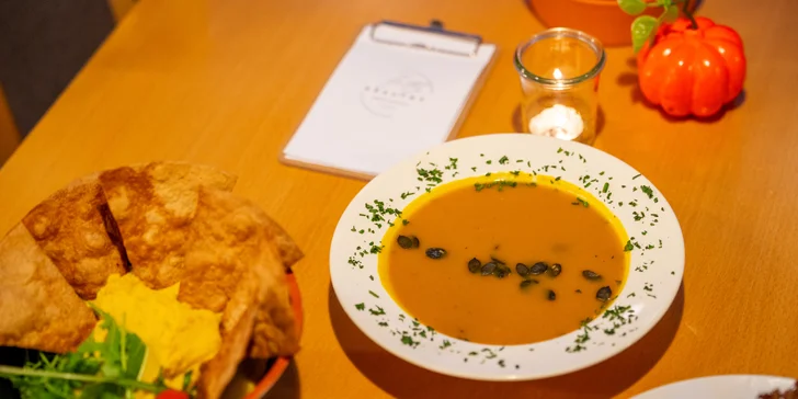 Vegetariánské 4chodové menu pro dva: nachos, tortilla nebo burrito i dortík