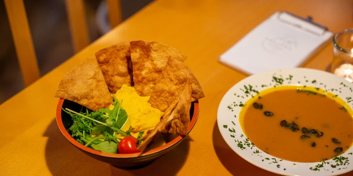 Vegetariánské 4chodové menu pro dva: nachos, tortilla nebo burrito i dortík