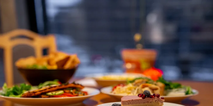 Vegetariánské 4chodové menu pro dva: nachos, tortilla nebo burrito i dortík