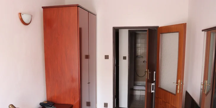 Hotel v Českém středohoří se snídaněmi či polopenzí a saunou