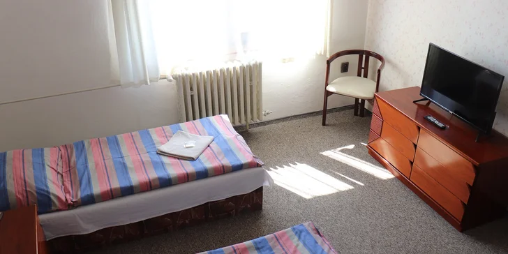 Hotel v Českém středohoří se snídaněmi či polopenzí a saunou