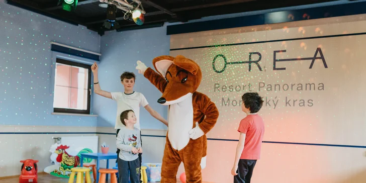 Pobyt v Moravském krasu: hotel ideální pro rodiny, polopenze, minizoo a bazén