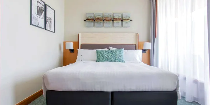 Luxusní hotel sítě Marriott v Sopotech: snídaně či polopenze, wellness, výhled na moře