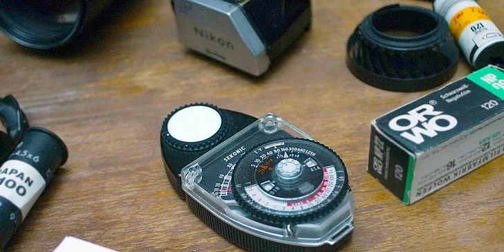 Fotokurzy: práce s analogem, vyvolávání filmů i zvětšování fotek