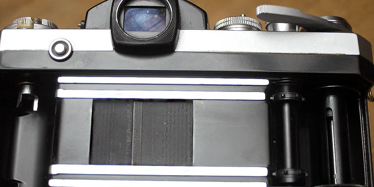Fotokurzy: práce s analogem, vyvolávání filmů i zvětšování fotek