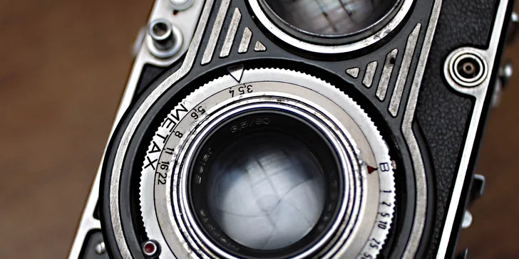 Fotokurzy: práce s analogem, vyvolávání filmů i zvětšování fotek