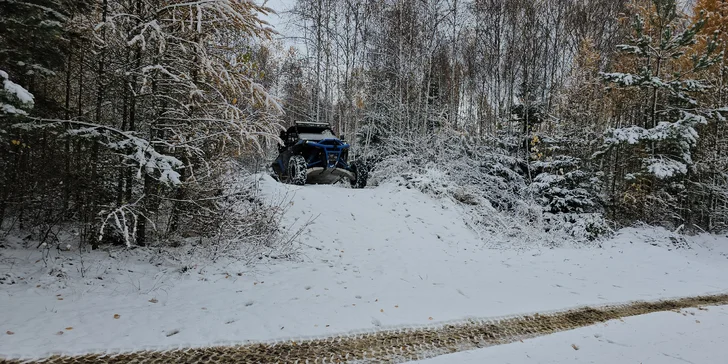 Jízda na přírodním okruhu: 15–60 min. řízení terénní buggy či spolujízdy v dakarské