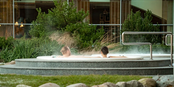 Luxusní hotel sítě Marriott v Sopotech: snídaně či polopenze, wellness, výhled na moře