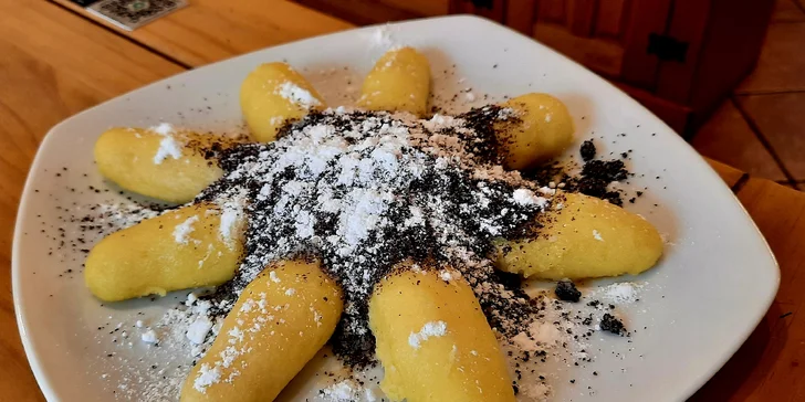 Otevřený voucher na jídlo i pití do restaurace Zlatá Štika: 250 a 500 Kč