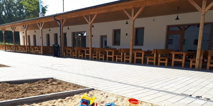 Dovolená v přírodě jižní Moravy: snídaně, možnost privátního wellness a velký areál pro děti s minizoo