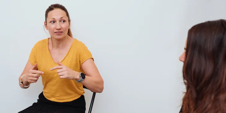 Zbavte se trémy: individuální komunikační workshop pro 1 i 2 osoby či měsíční kurz