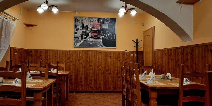 Otevřený voucher na jídlo i pití do restaurace Zlatá Štika: 250 a 500 Kč