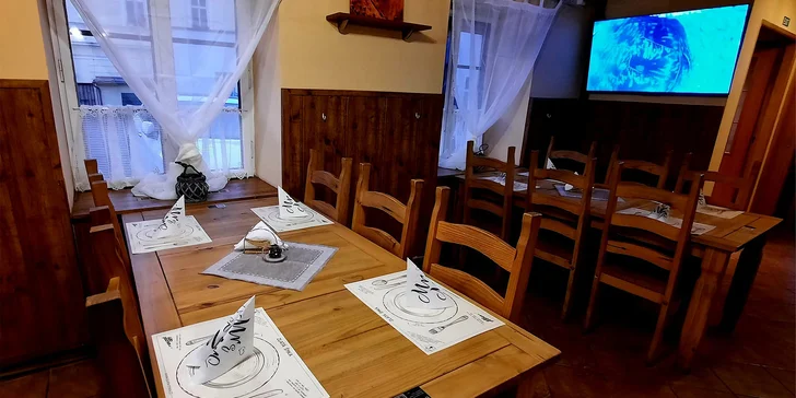 Otevřený voucher na jídlo i pití do restaurace Zlatá Štika: 250 a 500 Kč
