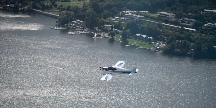 Letecké dobrodružství, při kterém si vyzkoušíte pilotování: 10–60 min.
