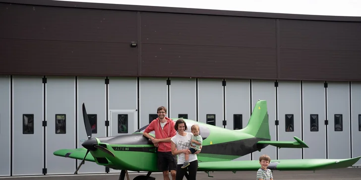 Letecké dobrodružství, při kterém si vyzkoušíte pilotování: 10–60 min.