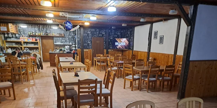 Hotel v Českém středohoří se snídaněmi či polopenzí a saunou