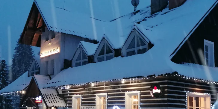 Pobyt v malebné roubence na okraji Harrachova s bohatou polopenzí formou bufetu