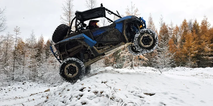 Jízda na přírodním okruhu: 15–60 min. řízení terénní buggy či spolujízdy v dakarské