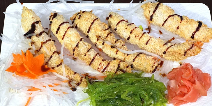 Sushi sety s lososem, avokádem i krabem či okurkou: 30–42 ks maki, nigiri a tempura