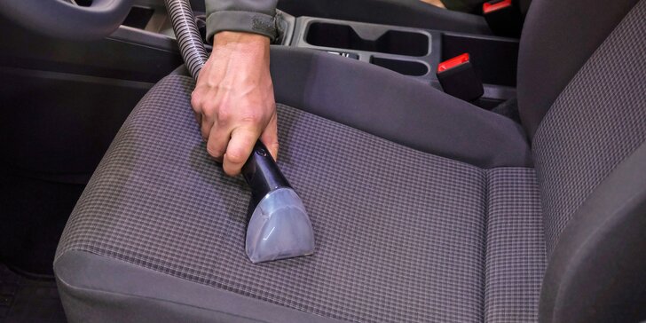 Fajnově čistý interiér vozu: luxování, skla a plasty, tepování sedaček i dezinfekce