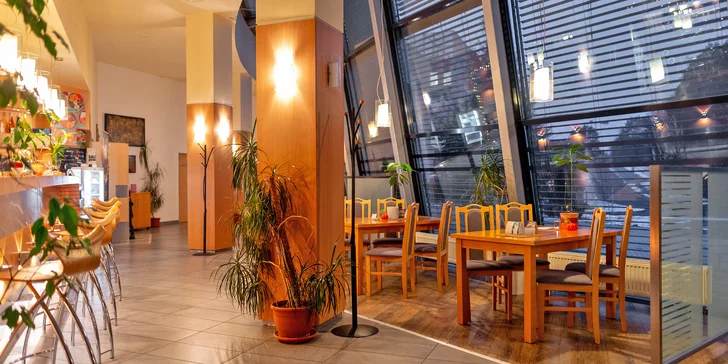 Vegan batátový, řepový i špenátový burger s hranolky a domácí limonádou