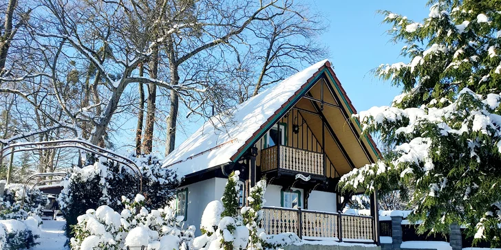 Privátní wellness a kachní prsa nebo lovecké menu v historickém letohrádku pro 2 osoby
