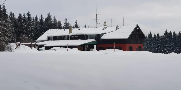 Pobyt pro 2–6 osob v Krkonoších: polopenze i jízda z Černé hory