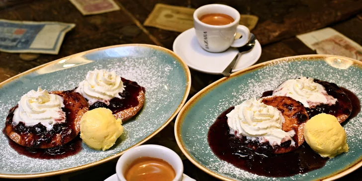 Tříchodové zvěřinové menu pro dva: přípitek, nejrůznější jelení speciality a lívance jako dezert