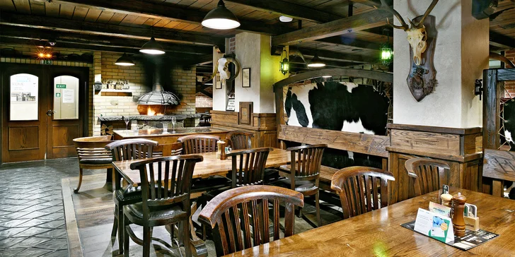 Tříchodové zvěřinové menu pro dva: přípitek, nejrůznější jelení speciality a lívance jako dezert
