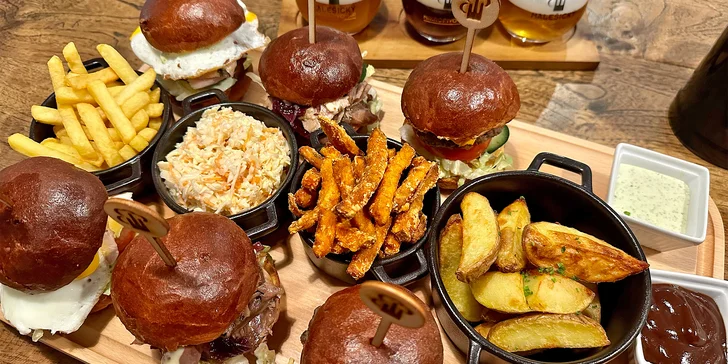 Burgerové menu a pivní degustace v Malešickém mikropivovaru pro 2 osoby