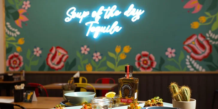 4chodové menu pro dva v mexickém bistru u náměstí Svobody: tacos, nachos a churros i tequila