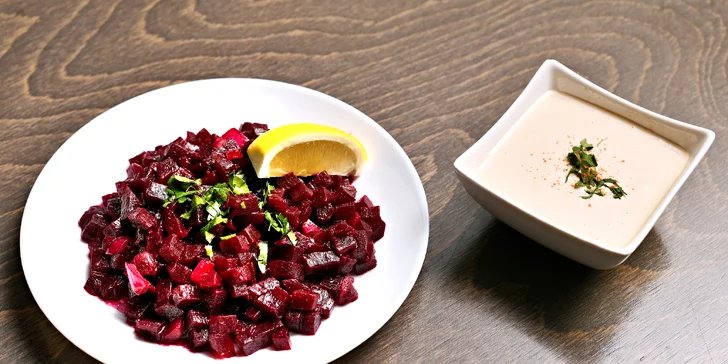 Středomořské all you can eat v Nuslích: veganské i masové dobroty v neomezeném množství pro 1 či 2 osoby