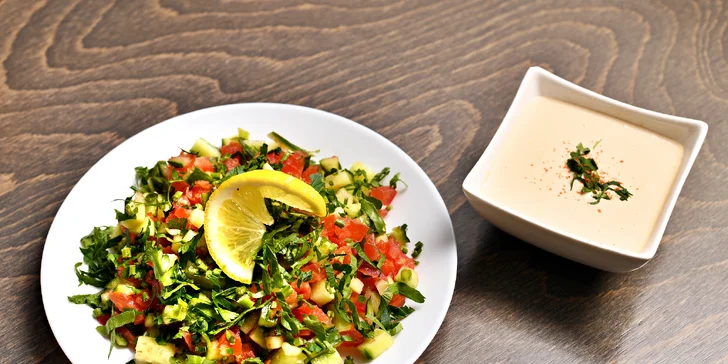 Středomořské all you can eat v Nuslích: veganské i masové dobroty v neomezeném množství pro 1 či 2 osoby