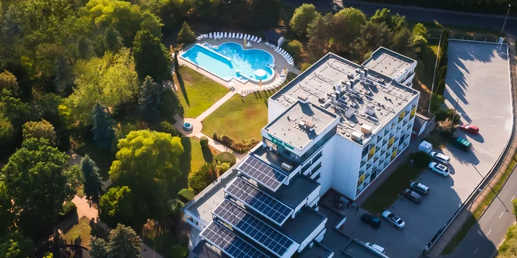 Dokonalý relax v rodinném hotelu v Maďarsku: neomezený wellness, termální bazény i polopenze