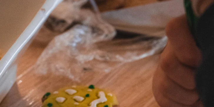 Čokoládové skupinové kurzy pro děti: výroba cake pops, lízátek i cupcakes